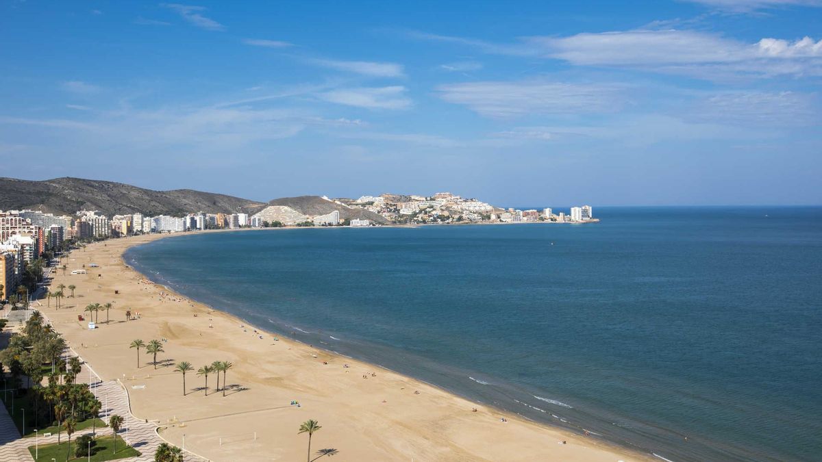 La localidad valenciana en la que puedes descubrir más de 12 kilómetros de playas condecoradas con bandera azul