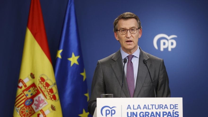El presidente del PP, Alberto Núñez Feijóo, realiza una "declaración institucional" en Madrid.