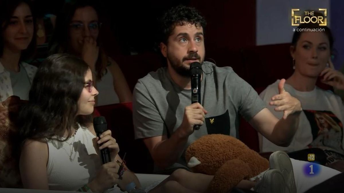 La joven con la camiseta de Melody, en 'La Revuelta'