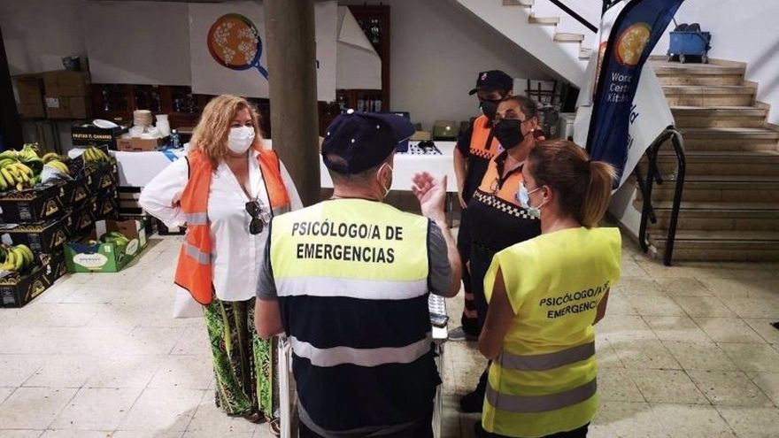 Psicólogos atienden a damnificados por la erupción volcánica en La Palma