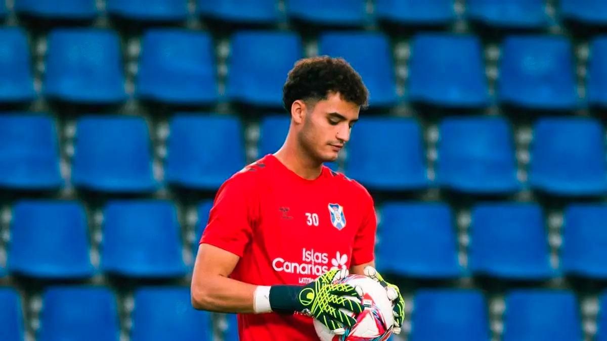 El Tenerife cede al Arenas de Getxo a Sergio Aragoneses