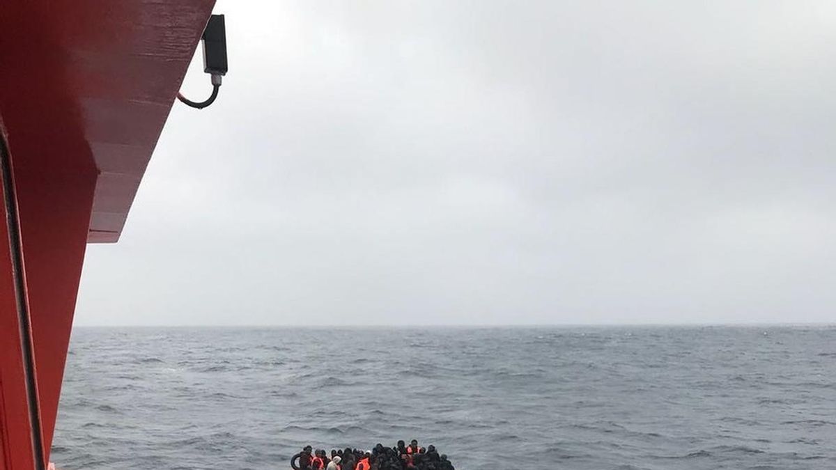Se elevan a 152 los rescatados de cuatro pateras en el Mar de Alborán, donde se ha localizado una quinta