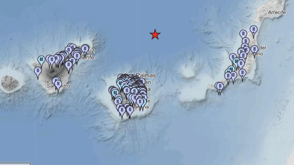 El terremoto, marcado con una estrella roja, y localidades en las que se ha reportado haber sido sentido por la población, y el nivel de intensidad registrada (II y III).