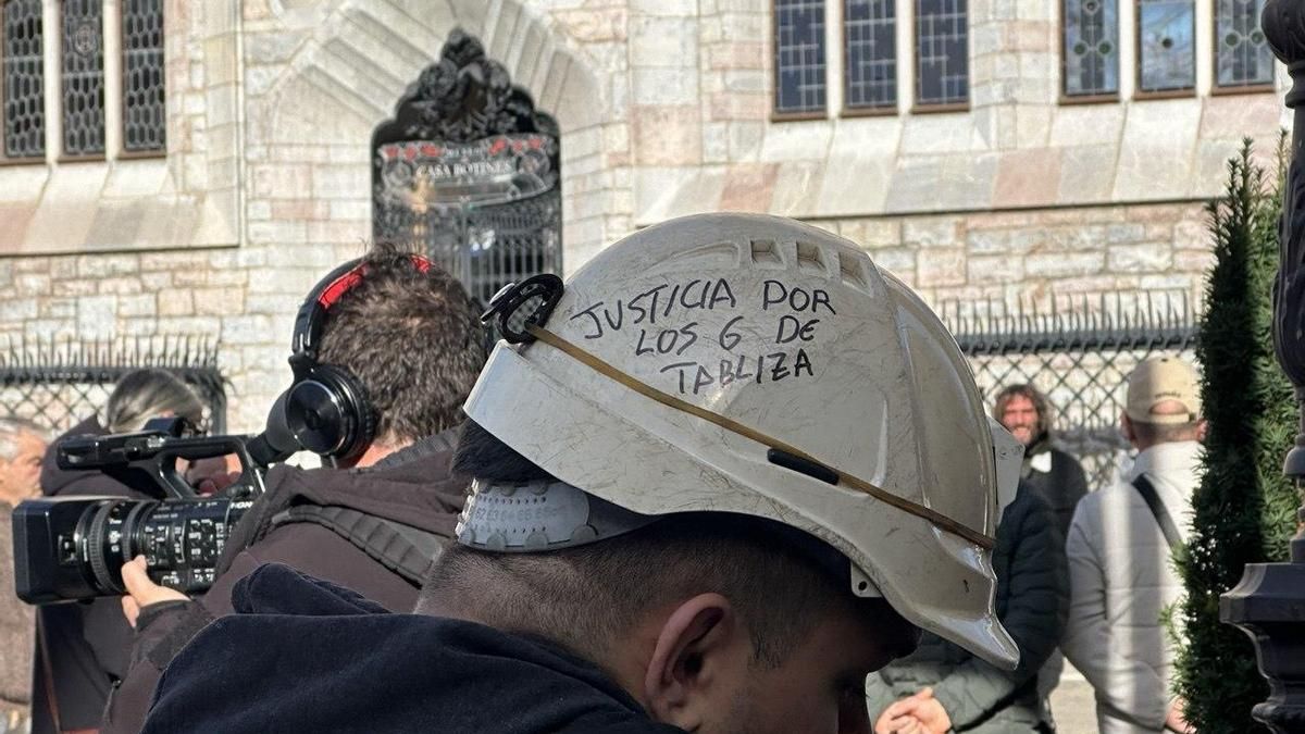 Los familiares de los mineros fallecidos hace 12 años exigen justicia.