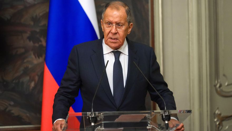 El ministro de Asuntos Exteriores de Rusia, Sergey Lavrov, habla en conferencia de prensa conjunta con su homólogo de Tailandia,Don Pramudwinai, en Moscú este martes. EFE/EPA/MINISTERIO DE ASUNTOS EXTERIORES DE RUSIA