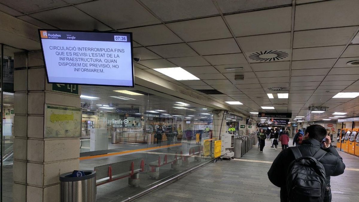 Rodalies suspende todo el servicio en Catalunya hasta confirmar "la seguridad" de la red tras el accidente