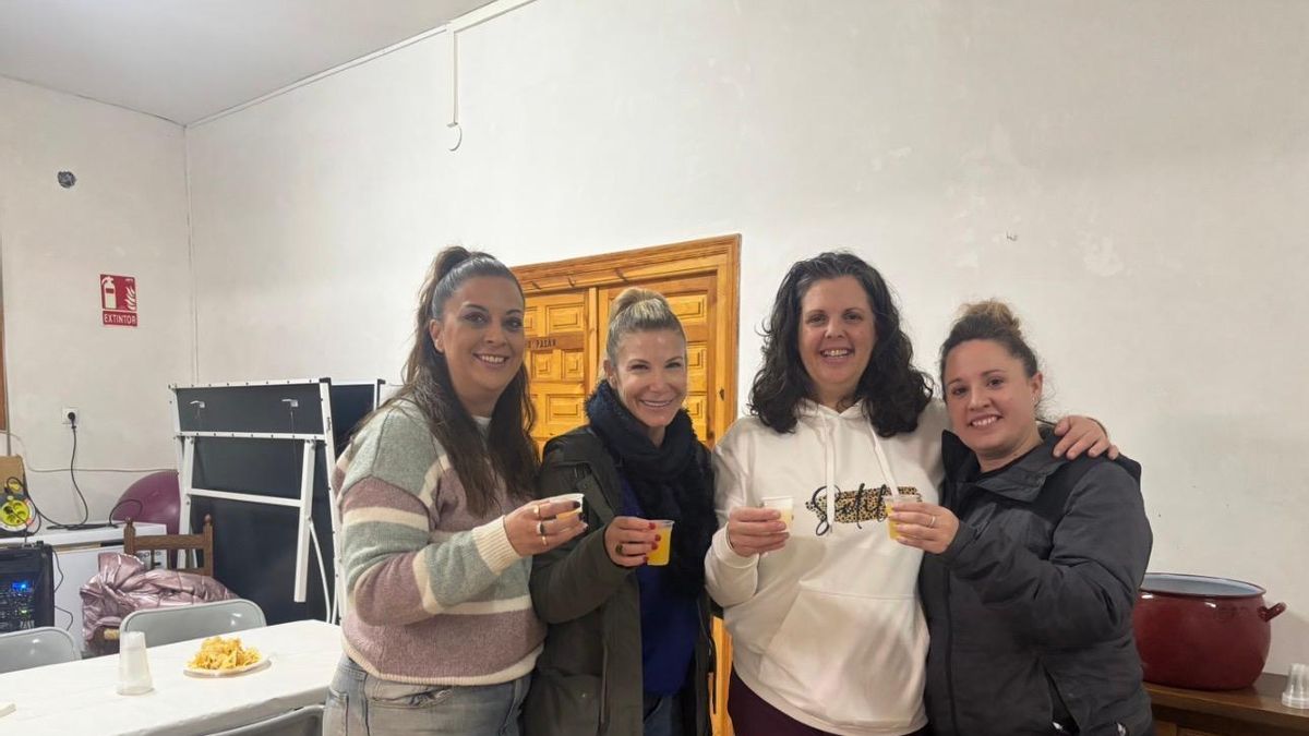 De izquierda a derecha, Raquel, Natalia, Silvia y Rocio, algunas de las impulsoras