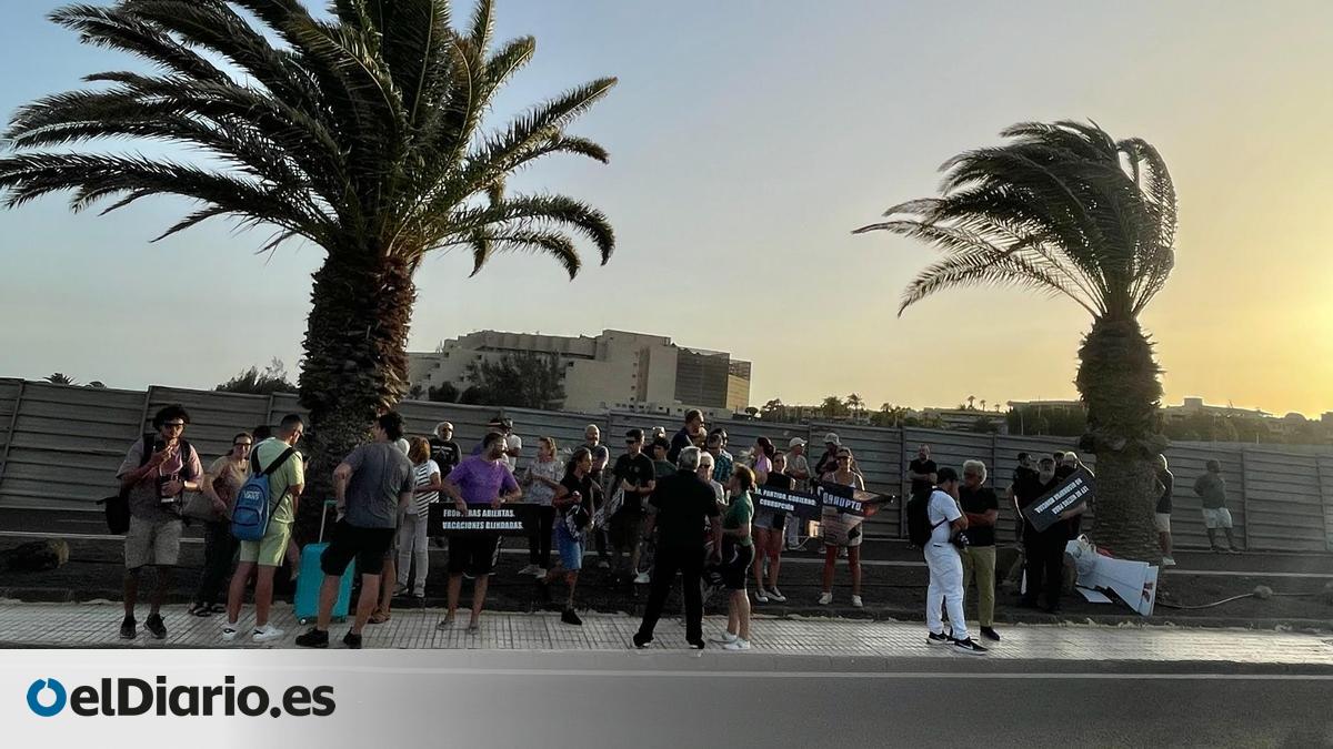 Hazte Oír llama majoreros a los conejeros y pincha en su protesta contra Pedro Sánchez en la Mareta