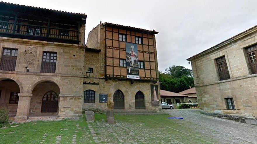 Archivo - Casa del Águila y la Parra de Santillana del Mar