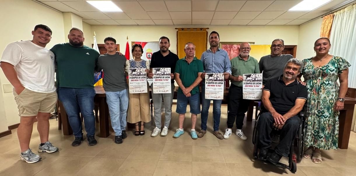 Tijarafe presenta el II Campus de Lucha Canaria José Rocha ‘El Fula’.