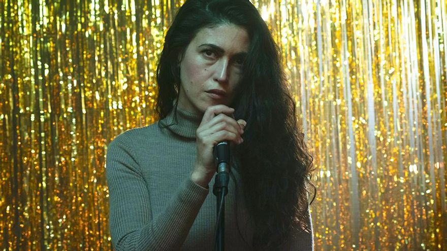 Antena 3 lanza por sorpresa en abierto 'La novia gitana' con la idea de torpedear 'La isla de las tentaciones'