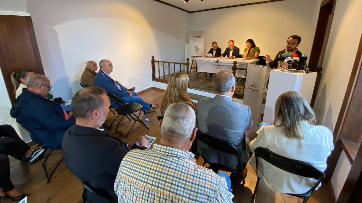 Acto de conmemoración de  los días mundiales del Medio Ambiente y de los Océanos  celebrado este miércoles en Fuencaliente.