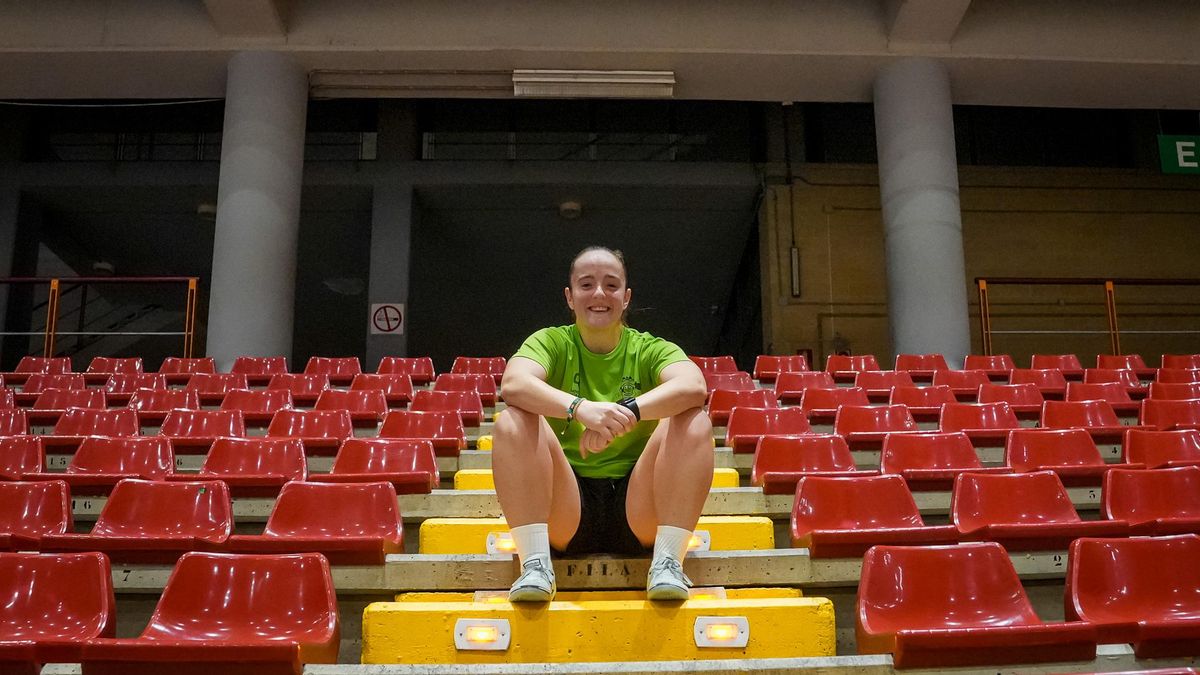 ATENEAS con Noema Cabezas, jugadora del Deportivo Córdoba FS