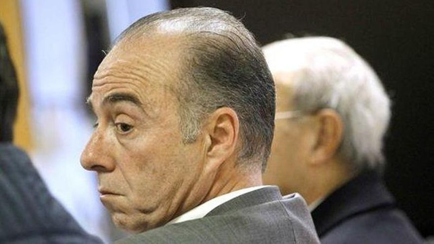 Miguel Zerolo, en el banco de los acusados, durante el juicio por el caso Las Teresitas en Santa Cruz