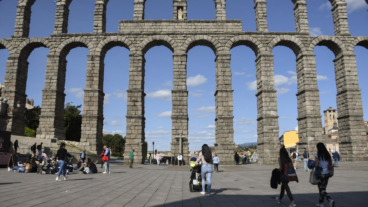 El acueducto de Segovia pasará revisiones periódicas tras el acuerdo entre Gobierno, Ayuntamiento y Junta de Castilla y León