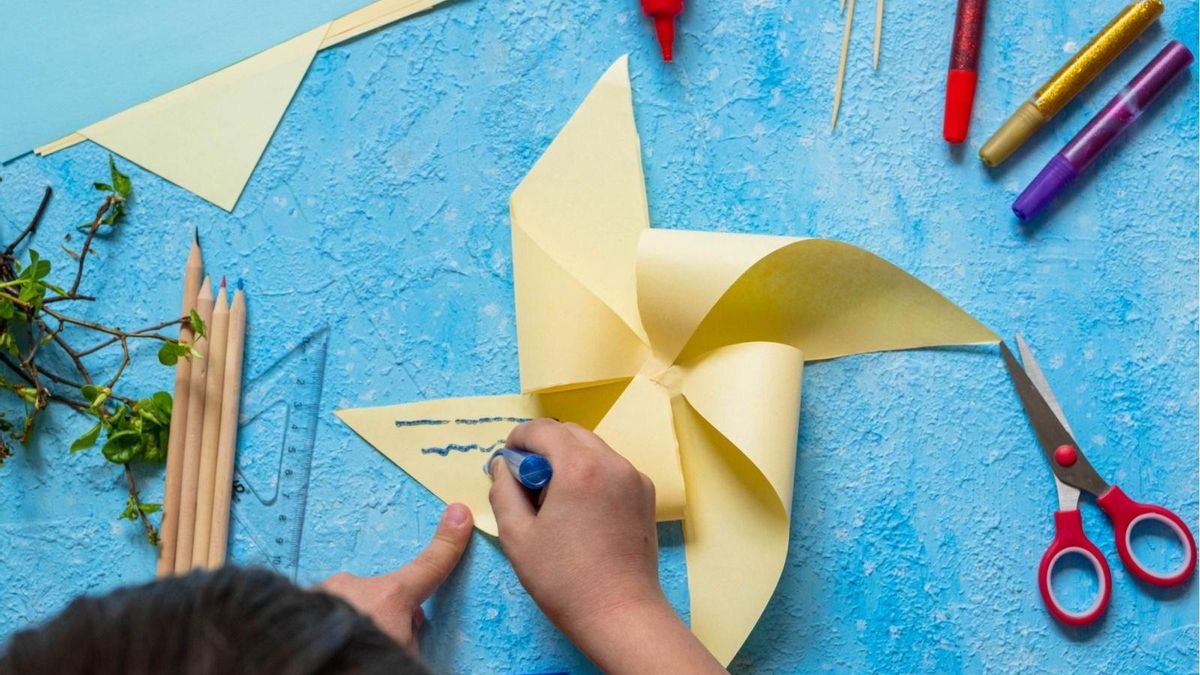 El Ayuntamiento de Oviedo ha organizado talleres creativos para acercar la obra del poeta a los niños y niñas.