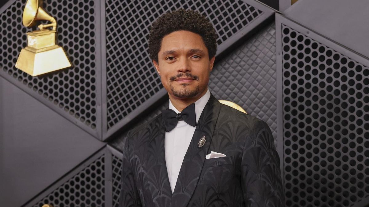 Trump amenaza con denunciar al conductor de los Premios Grammy por decir que estuvo en la isla de Epstein