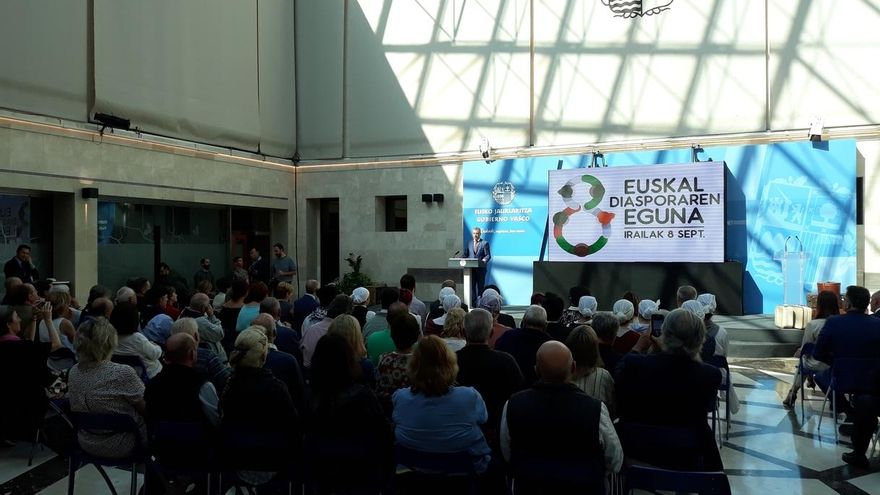 Urkullu: "Euskadi ha sido un pueblo migrante, ahora no puede mirar hacia otro lado cuando otros llaman a su puerta"