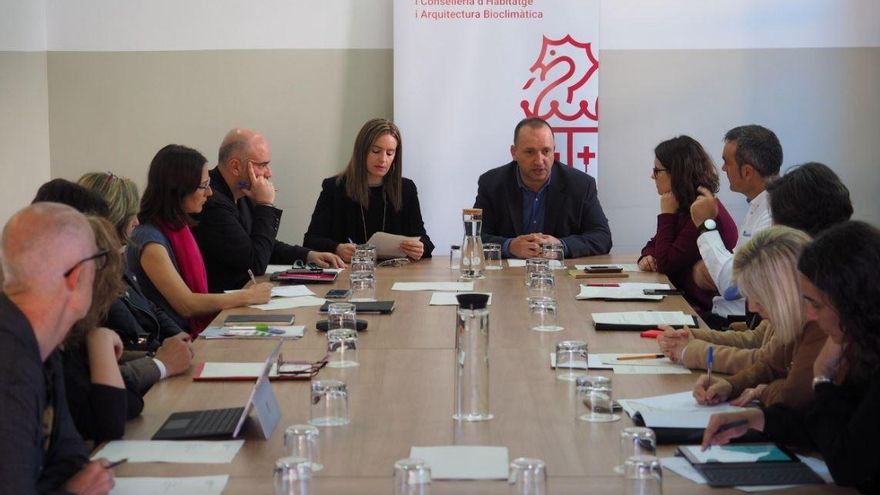 Àngela Ballester junto a Rubén Martínez Dalmau en una reunión de la Vicepresidencia segunda.