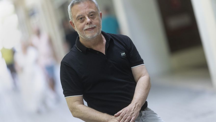 Toni Hill, maestro del género negro: Nadie puede ser un monstruo las veinticuatro horas