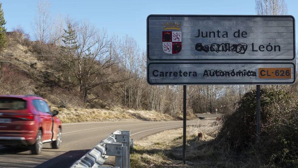 La provincia de León recibirá 648.000 euros en dos años para renovar la señalización de las carreteras de la Junta