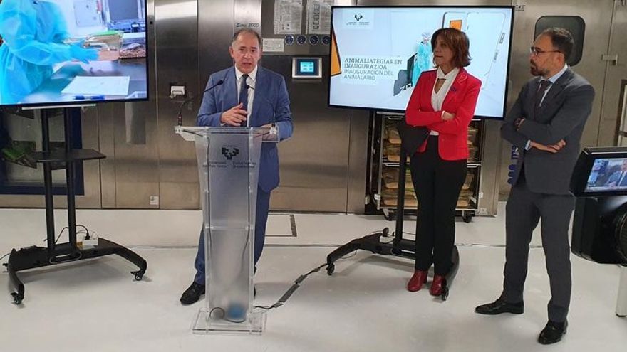 Adolfo Morais, Eva Ferreira y Denis Itxaso.