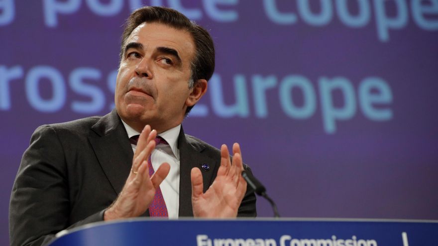 La CE urge firmar un "gran pacto" migratorio contra "ataques" fronterizos