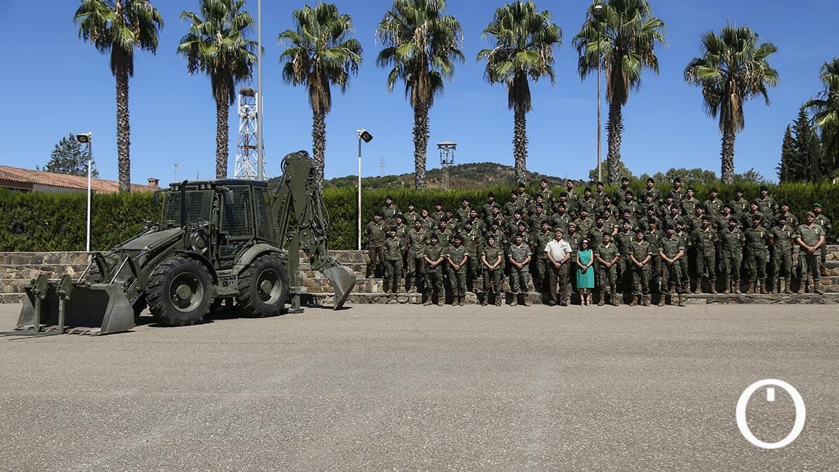 La ministra de Defensa, Margarita Robles, entrega las condecoraciones por la operación Libre Hidalgo y por las acciones realizadas en la DANA
