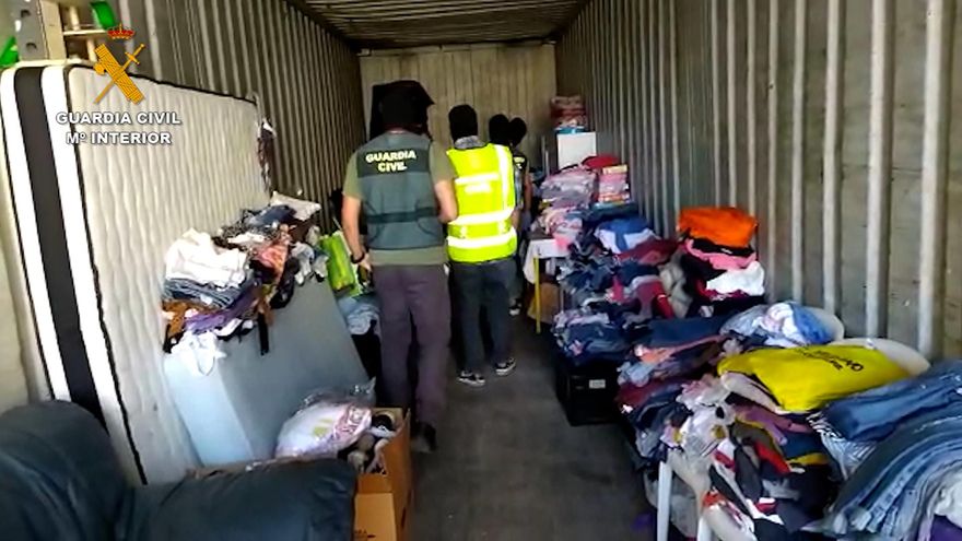 Detenido por apropiarse de donaciones para La Palma y venderlas en tiendas de segunda mano