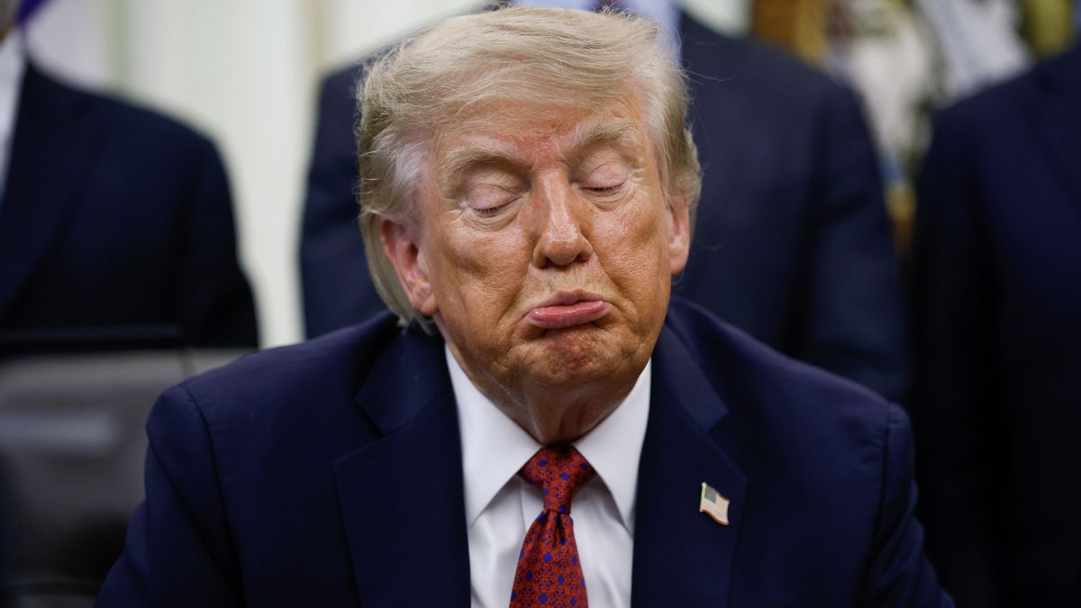 Trump, aliado de Marruecos, usa la crisis de Ceuta para irrumpir contra el Gobierno español azuzando la xenofobia