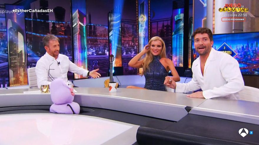 Pablo Alborán se coló por 'sorpresa' en el plató de 'El Hormiguero': "Me dijiste que esta era mi casa y he aprovechado"