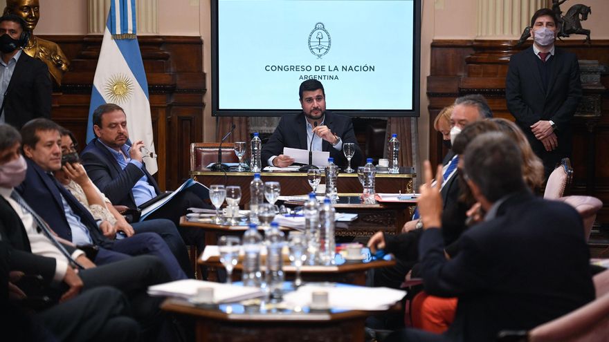 A pesar del rechazo de JxC, el oficialismo avaló en Comisión Bicameral 116 decretos de Alberto Fernández