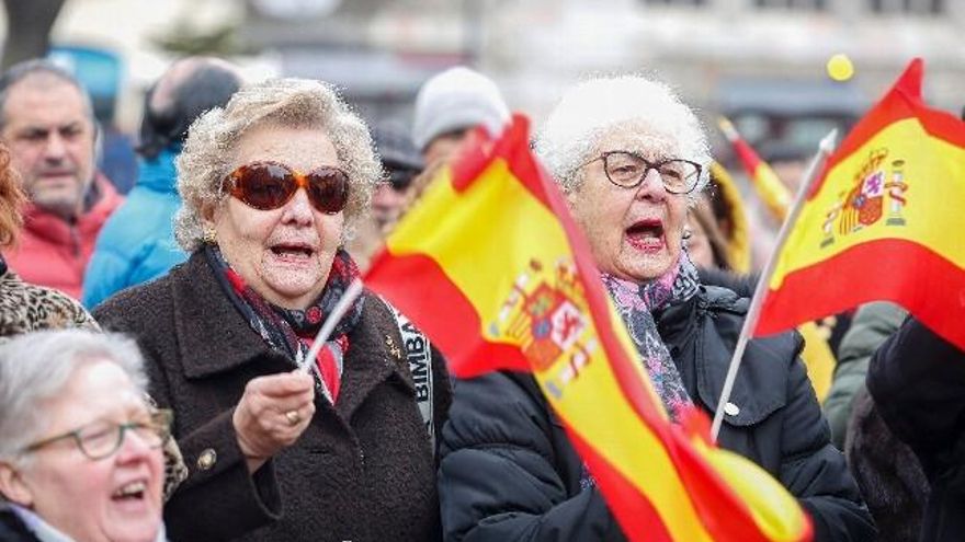 Se corearon algunas críticas al Gobierno y a favor de la unidad de España. / Carlos S. Campillo / ICAL
