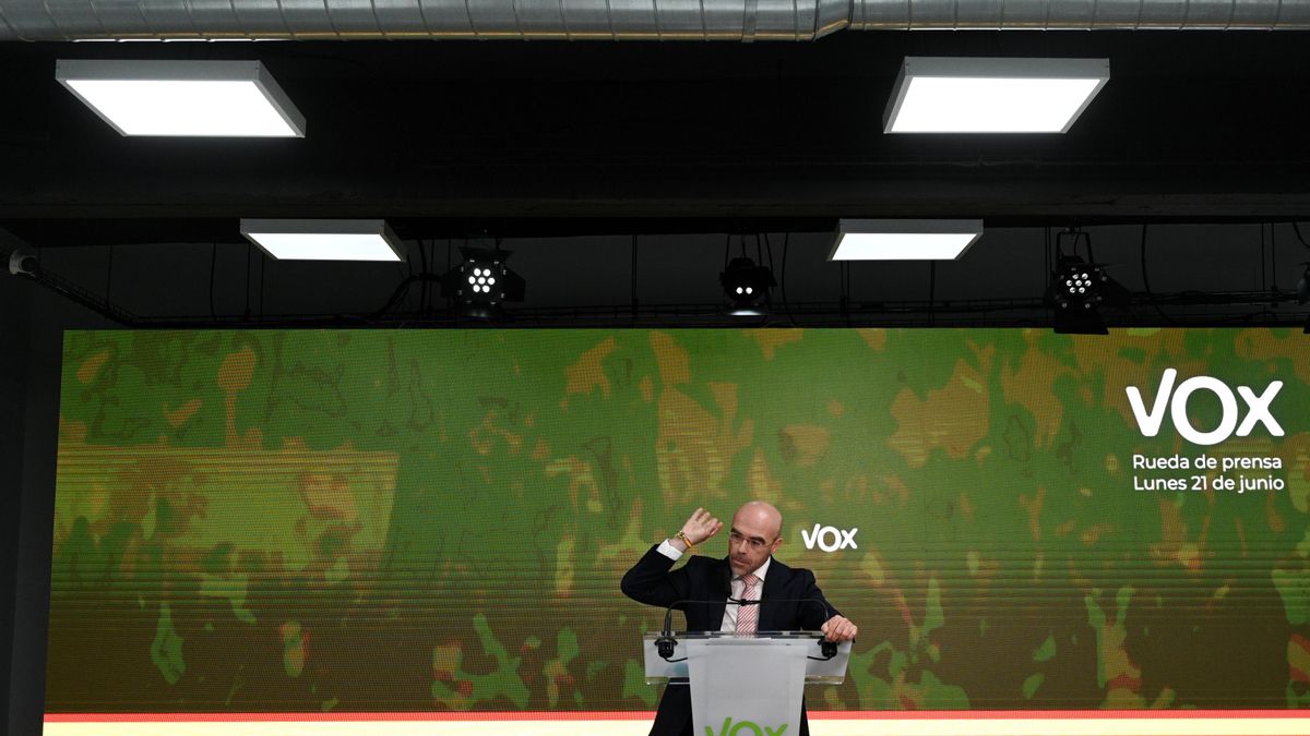 El vicepresidente Primero de Acción Política y eurodiputado de VOX, Jorge Buxadé, en reuda de prensa