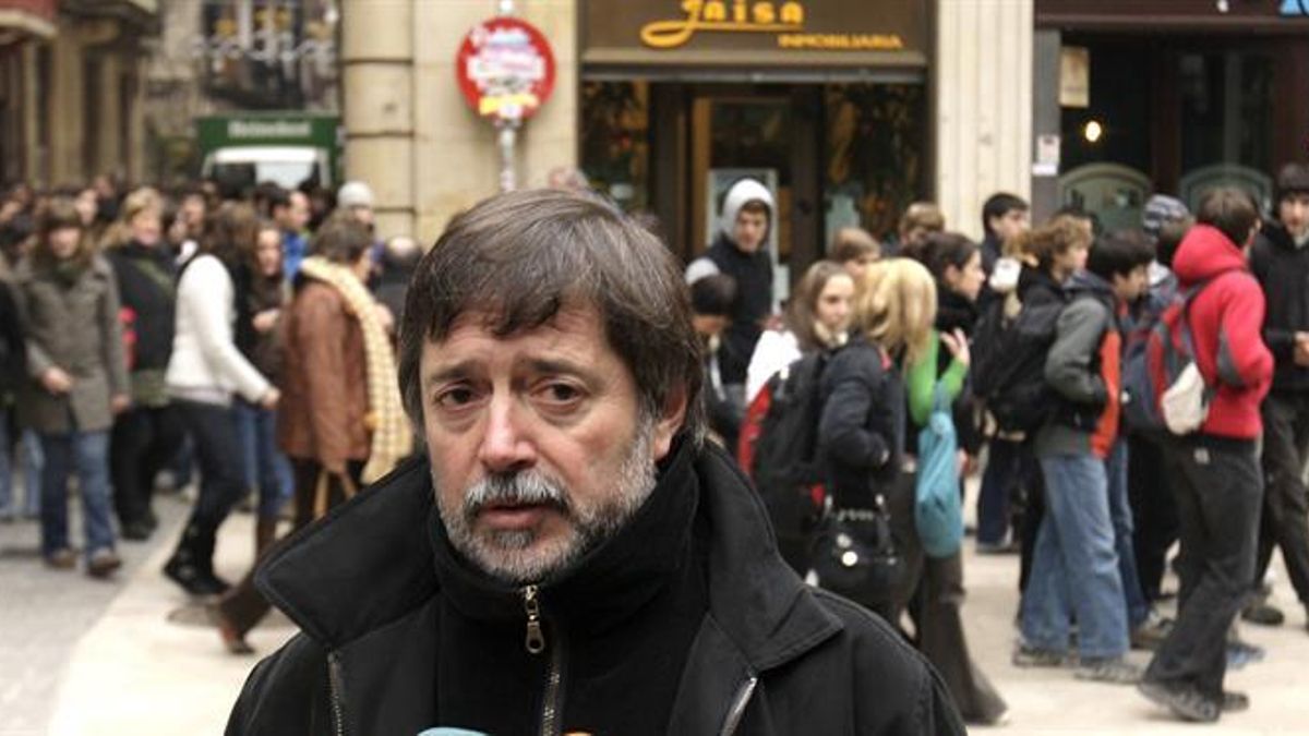 La Delegación del Gobierno había prohibido el recibimiento a Díaz Usabiaga a la salida de El Dueso.