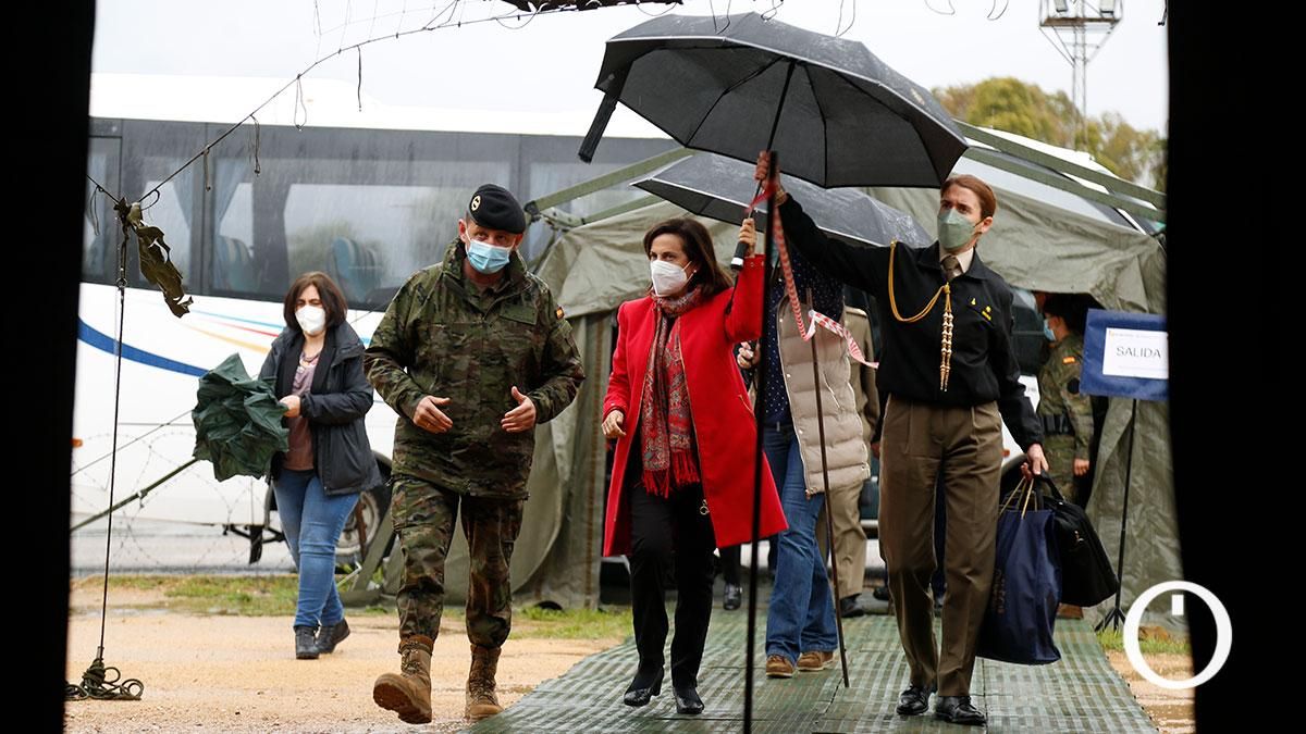 La ministra de Defensa visita la Brigada 'Guzmán el Bueno' X antes de partir a Líbano y Letonia