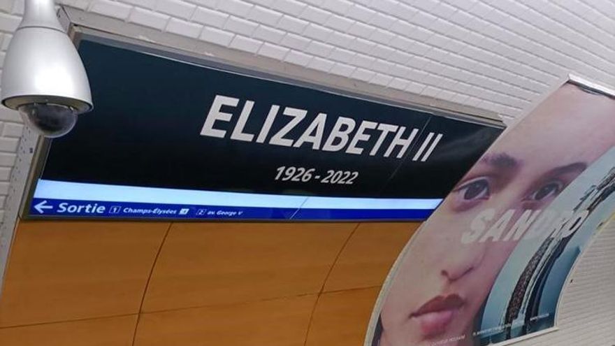 La estación de metro Jorge V de París, rebautizada temporalmente como Isabel II.