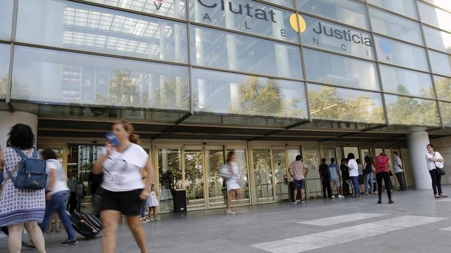 Suspendido el juicio contra un teniente coronel de la Guardia Civil acusado de almacenar pirotecnia sin seguridad