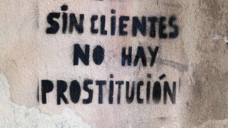 Campaña para alertar a los vecinos de Badajoz, Cáceres y Plasencia sobre el aumento de la prostitución en pisos
