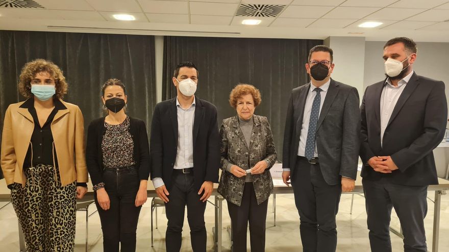 La delegación europea, tras su visita al Mar Menor: "No se puede tapar el fango con arena"