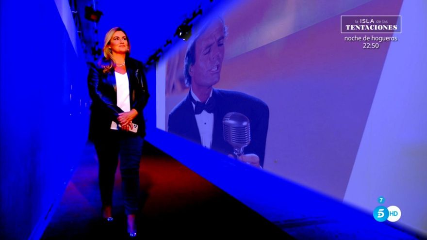 Carlota Corredera ve las imágenes de su nuevo programa proyectadas en los pasillos de Mediaset