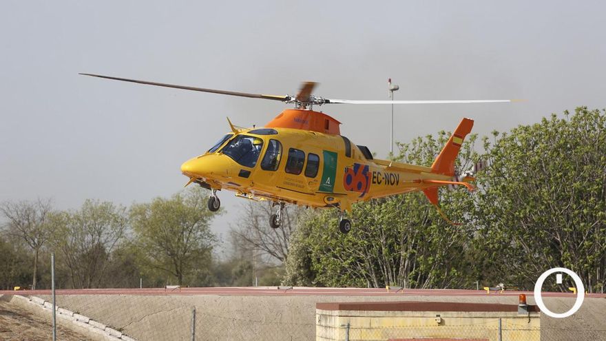 Heridos tres jóvenes, uno de ellos muy grave, tras caer su coche a un canal de riego