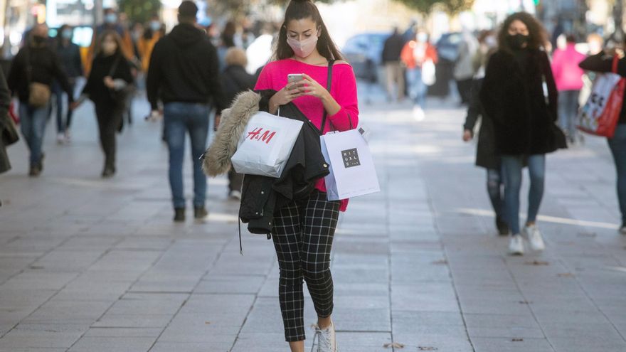 Mañana entra en vigor la obligatoriedad del uso de las mascarillas aún con distancia