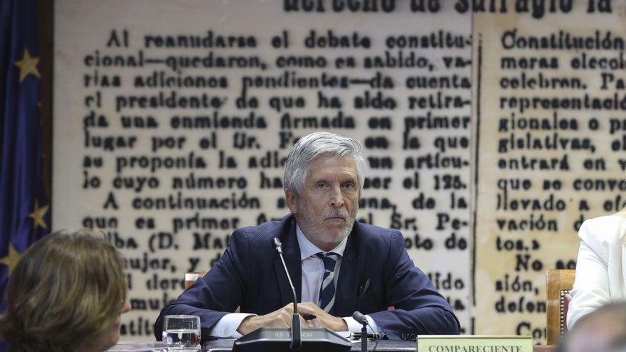 El ministro del Interior, Fernando Grande-Marlaska, comparece en la comisión de investigación abierta en el Senado sobre los contratos, licencias, concesiones o ayudas del Gobierno relacionadas con la trama del caso Koldo.