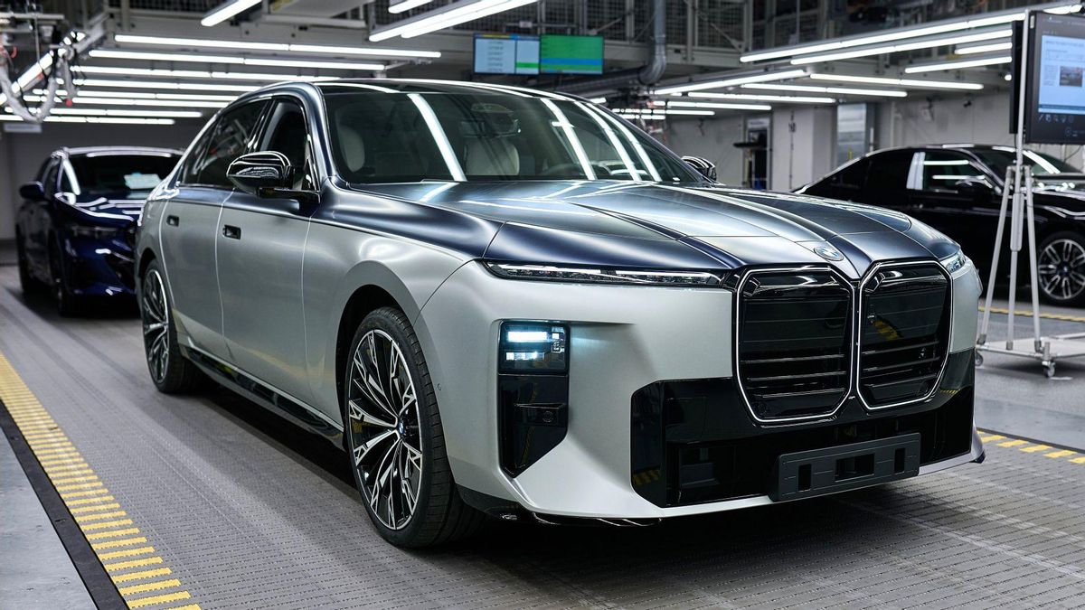 El BMW Serie 7 revoluciona la producción: pintura mate y brillante en un mismo coche