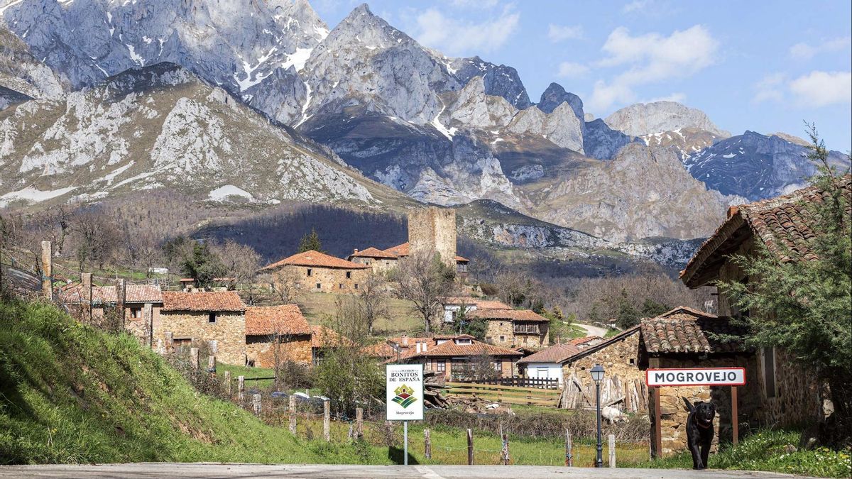 Con apenas 40 habitantes: el pequeño pueblo de Cantabria con un castillo medieval escondido en un rincón de los Picos de Europa