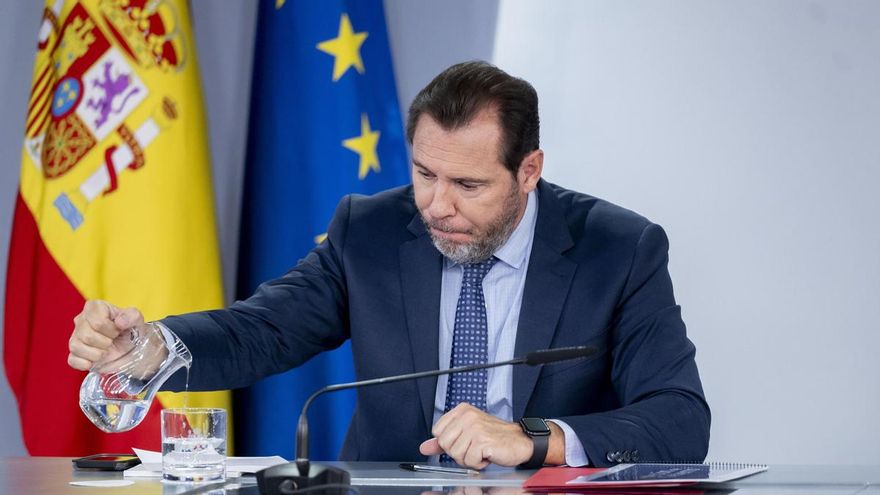 Archivo - El ministro de Transportes y Movilidad Sostenible, Óscar Puente, durante la rueda de prensa posterior al Consejo de Ministros, en el Palacio de la Moncloa, a 9 de junio de 2026