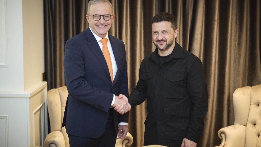 Albanese dice a Zelenski que Australia considerará unirse a la "coalición de voluntarios"