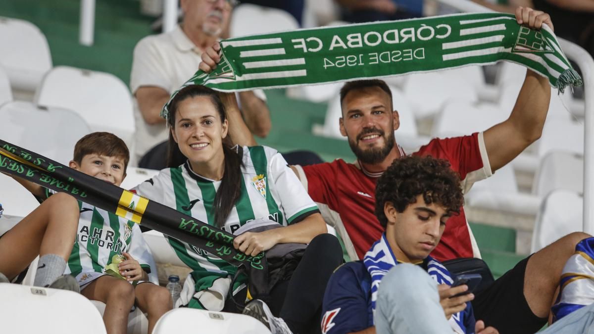 Grada Blanquiverde del Córdoba CF - CD Tenerife