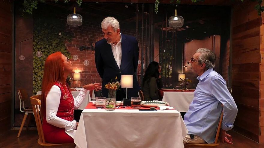 Carlos Sobera cortó una cita de 'First Dates' por la tensión que había entre dos solteros: "No estamos aquí para sufrir"